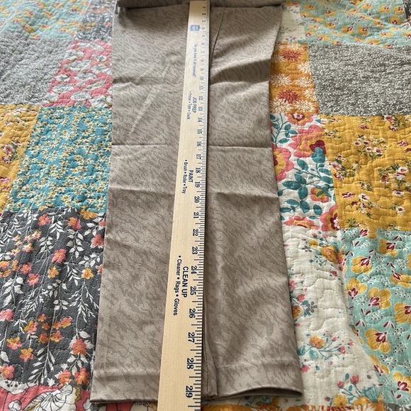 JM Collection Women’s Slim Leg Medium NWT Pants/Slacks Tonal Zebra ST - Picture 7 of 9